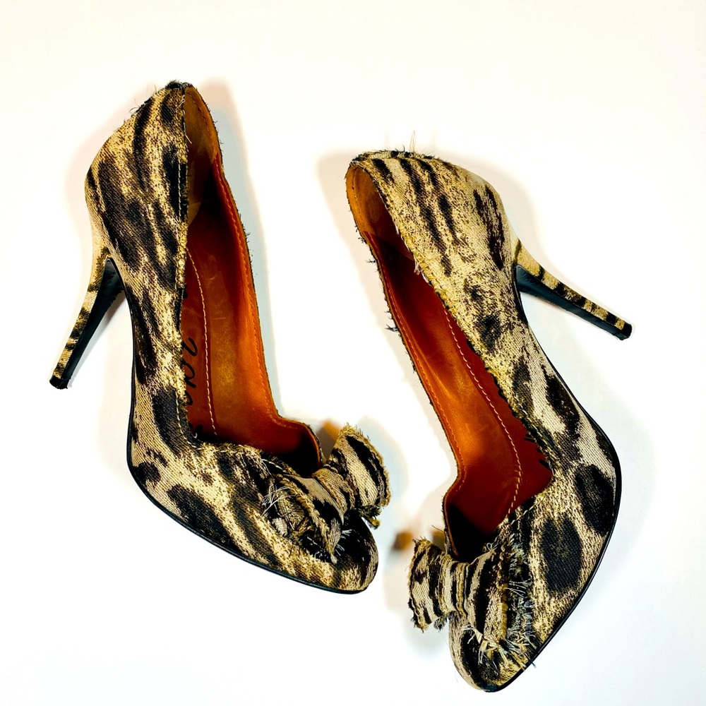 Lanvin Bow Toe Leopard Pumps